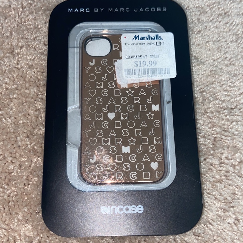 Authentic Marc Jacobs Phone Case iPhone 4S New in box. Rose Gold chrome